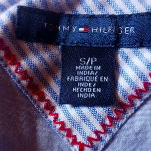 Tommy Hilfiger woman's blouse w/white collar and cuffs